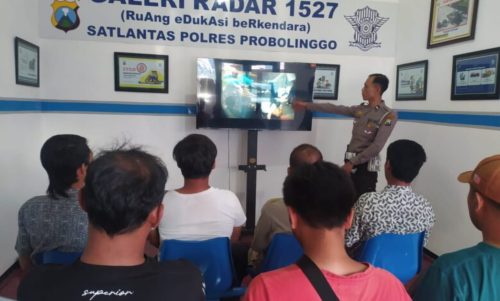 Selangkah Inovasi Satlantas Polres Probolinggo Sosialisasi Pemohon SIM