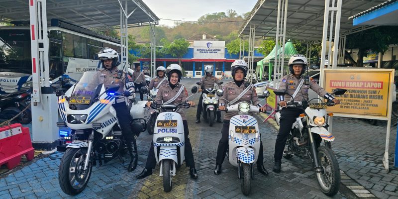 Patroli Srikandi Giri Berbasis Kendaraan Listrik Untuk Edukasi Lalu Lintas Ramah Lingkungan