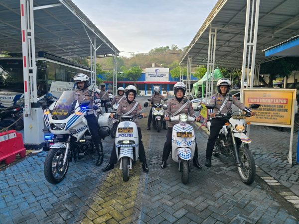 Patroli Srikandi Giri Berbasis Kendaraan Listrik Untuk Edukasi Lalu Lintas Ramah Lingkungan