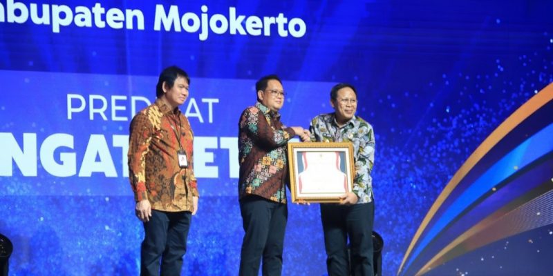 Pemkab Mojokerto Raih Dua Penghargaan Top Inovasi Pelayanan Publik Jawa Timur