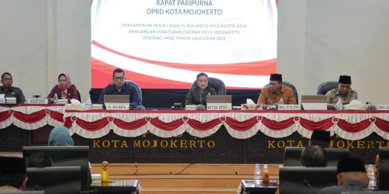 Pj Wali Kota Mojokerto Sampaikan Nota Keuangan R-APBD 2025, Prioritaskan Pertumbuhan Ekonomi dan Kerja Sama Antar Daerah