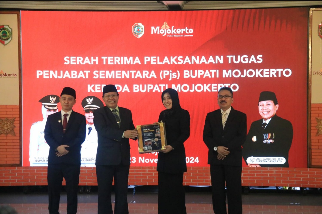 Masa Cuti Kampanye Telah Usai, Bupati dan Wakil Bupati Mojokerto Kembali ke Peringgitan