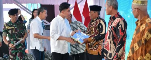 Hadiri Rembuk Tani di Semarang, Wapres Serahkan Bantuan Pupuk Nonsubsidi