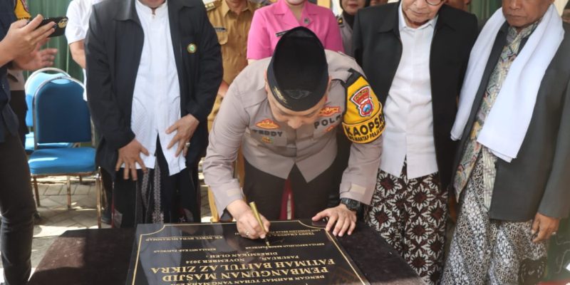 Kapolres Pasuruan Bantu Warga Tosari Bangun Tempat Ibadah di Daerah Terpencil