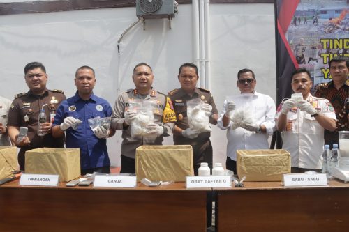 Kapolres Pasuruan Bersama Kajari Kabupaten Pasuruan musnahkan barang bukti hasil kejahatan di wilayah Hukum Pasuruan