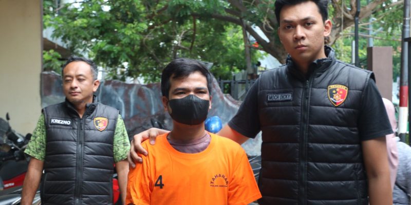 Tim Opsnal Unit Reskrim Polsek Genteng Amankan Pelaku Pencurian Handphone