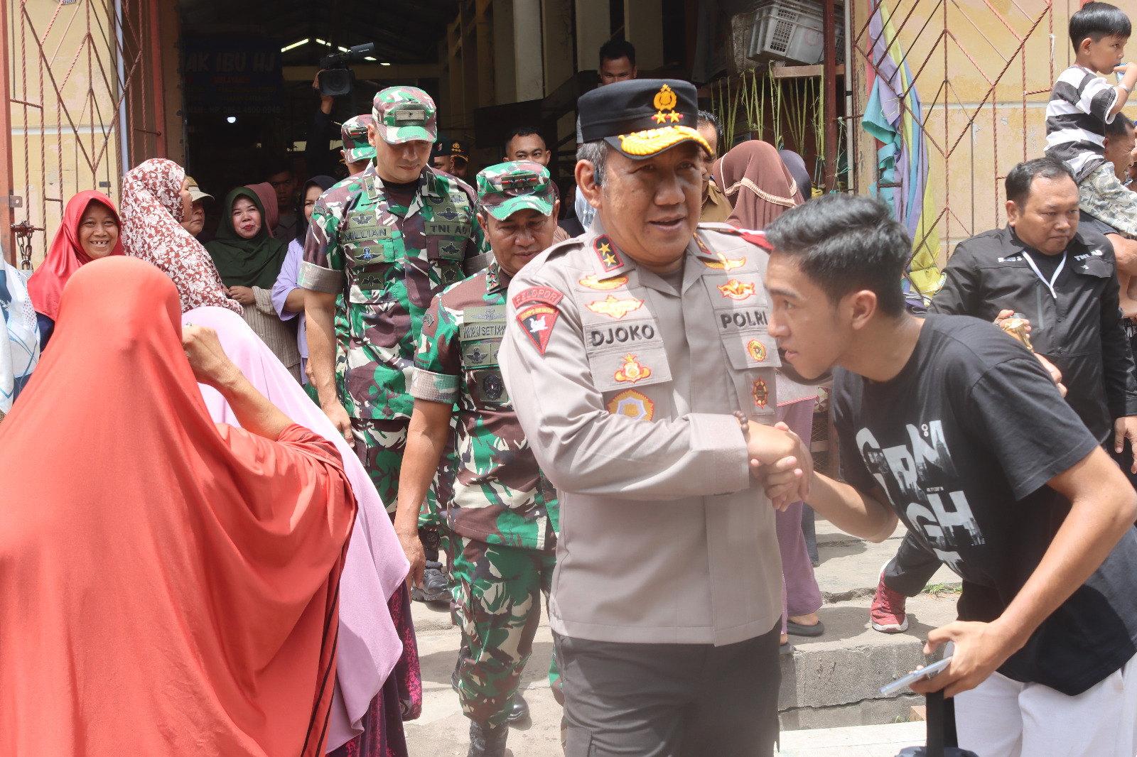 Kapolda Kalteng Bersama Pangdam Dampingi Wapres Kunjungan di Palangka Raya