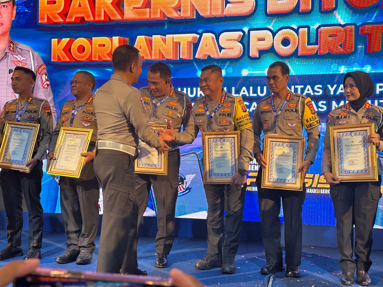 Ditlantas Polda Kalteng Raih Peringkat I Kinerja Terbaik