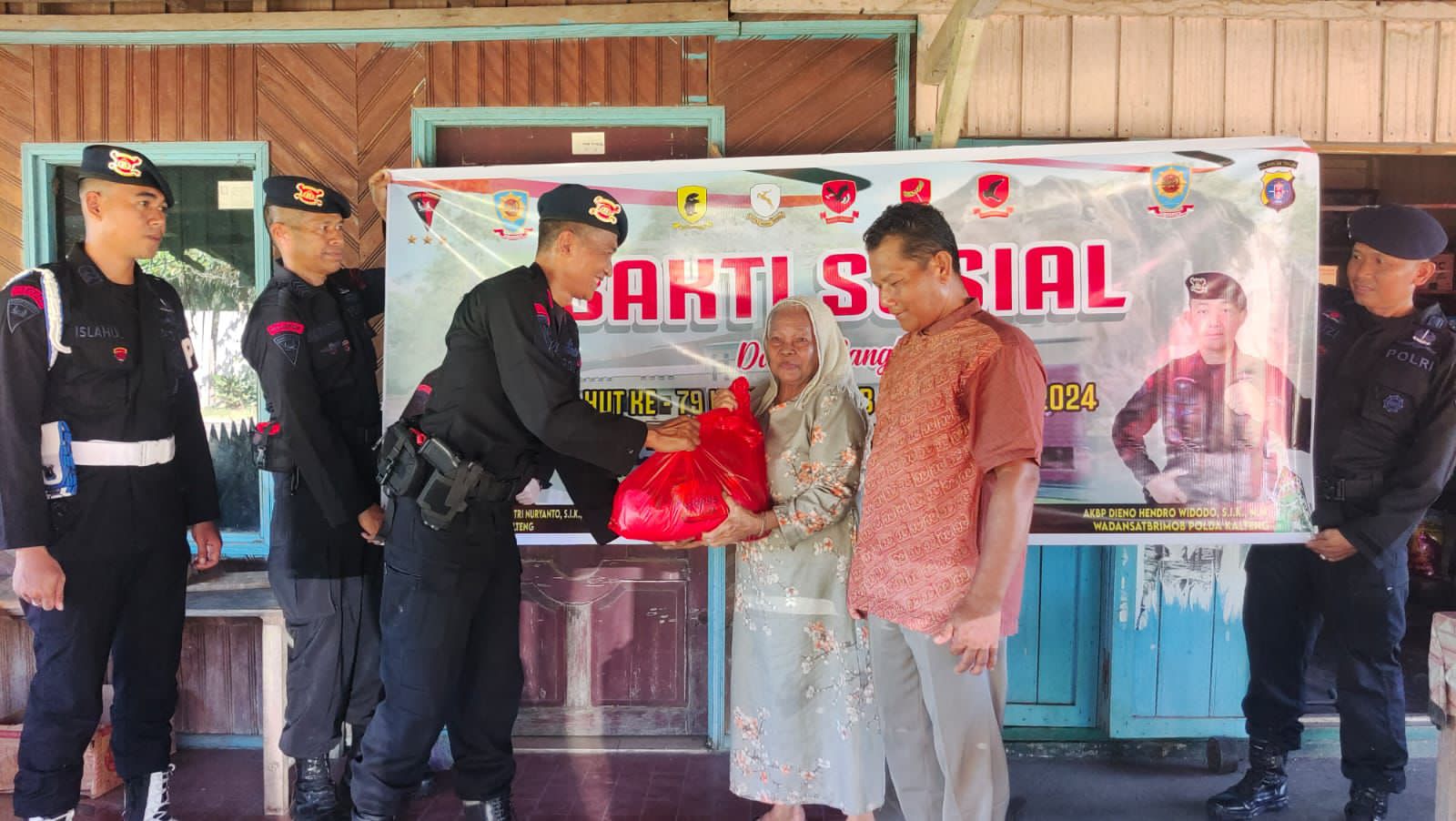 Batalyon B Pelopor Satbrimob Polda Kalteng Bakti Sosial dan Anjangsana Dalam  HUT Korps Brimob Polri ke-79