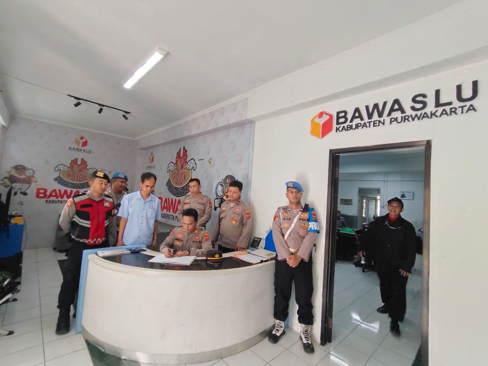 Pilkada Tinggal Menghitung Hari, Polres Purwakarta Intensifkan Patroli Ke Bawaslu Dan KPU