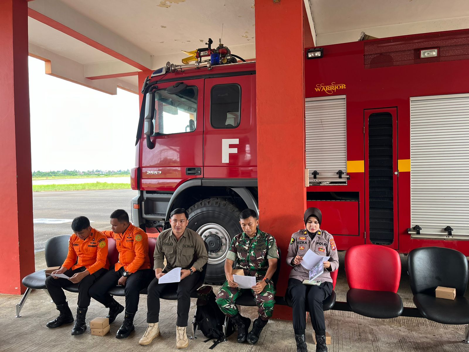 Personel Rumkit Bhayangkara Ikuti Simulasi Airport Emergency Exercise Dan Airport Contigency Exercise