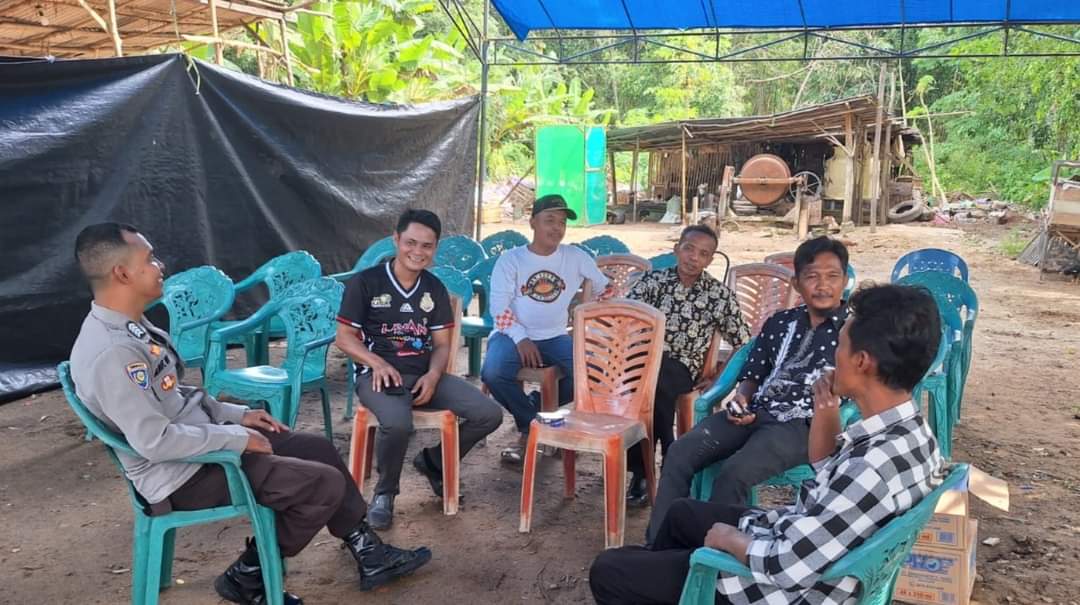 Ciptakan Pilkada Damai 2024, Bhabinkamtibmas Polsek Maliku Imbau Warga Jaga Persatuan