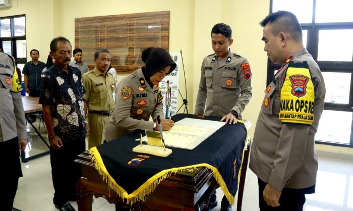 Polres Pekalongan Laksanakan Pengambilan Sumpah dan Penandatanganan Pakta Integritas Seleksi Penerimaan Bakomsus Polri TA. 2025