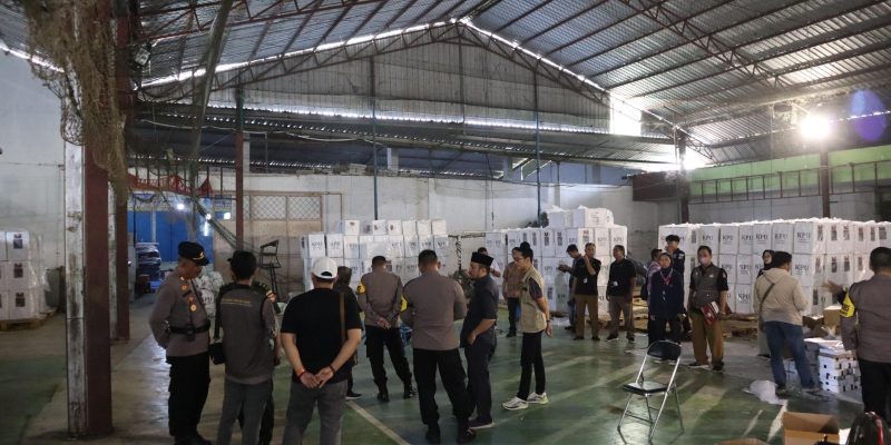 Jamin Keamanan Surat Suara Polres Pekalongan Kawal Ketat Distribusi Logistik Pilkada 2024