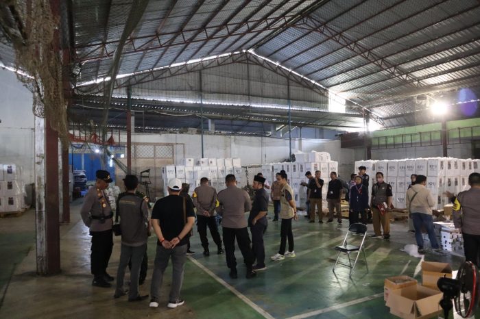 Jamin Keamanan Surat Suara Polres Pekalongan Kawal Ketat Distribusi Logistik Pilkada 2024