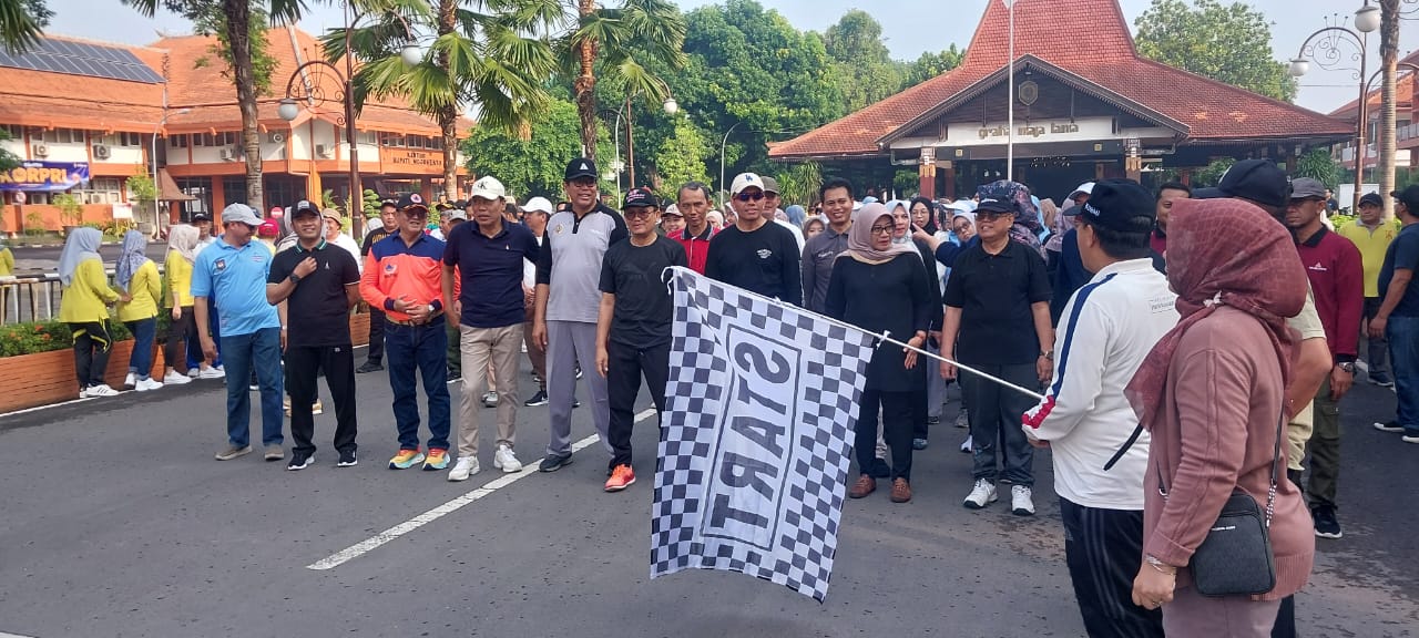 Senam Pagi Bersama Pjs Bupati Mojokerto, Semoga Terpilih Pemimpin yang Terbaik Serta ASN Tetap Netral