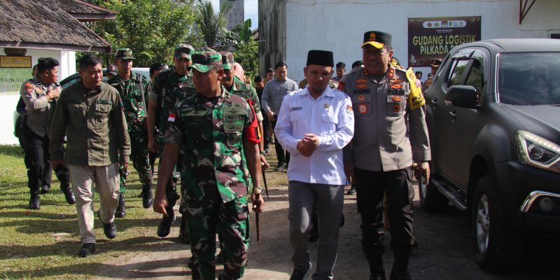 Kapolda Kalteng Bersama Pangdam XII/Tpr Cek Keamanan Gudang Logistik KPU Kota Palangka Raya