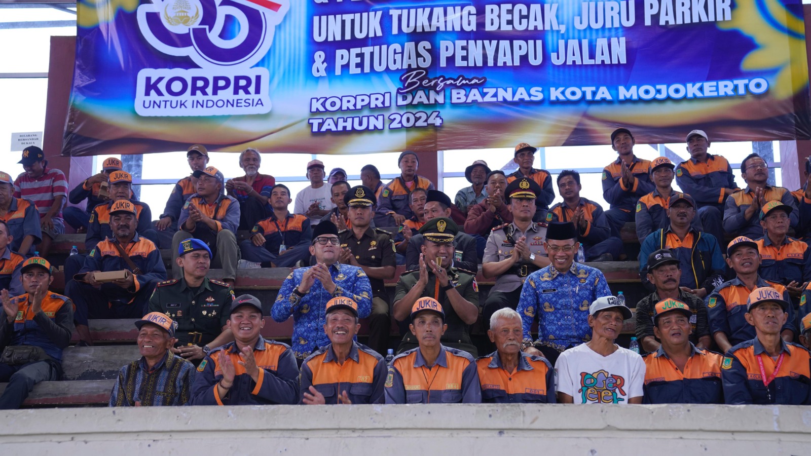 Puncak HUT ke-53, KORPRI Kota Mojokerto Gelar Makan Bersama Jukir dan Tim Gercep Kota Mojokerto