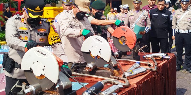 Polres Pasuruan Musnahkan Barang Bukti Narkotika, Miras, dan Knalpot Brong