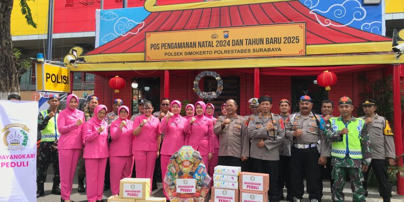PosPam Nataru Simokerto Menarik Unik Bertaburan Bingkisan Dari Bhayangkari Polrestabes Surabaya