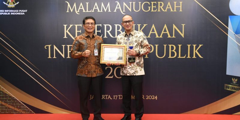 Kemenkum Raih Terbaik ke 3 Anugerah Keterbukaan Informasi Publik 2024