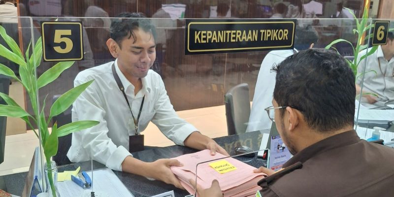 Penuntut Umum Melimpahkan Berkas 3 Perkara Terdakwa Perkara Suap Danatau Gratifikasi Ronald Tannur