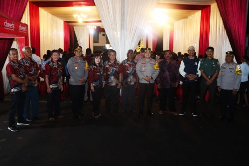 Kapolres Pasuruan Sambangi Gereja di Gempol dan Pandaan Saat Misa Malam Natal