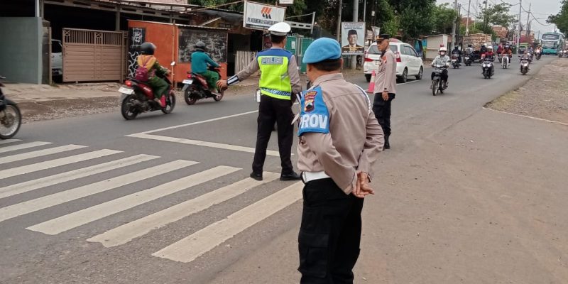 Propam Polres Pekalongan Melaksanakan Waskat Personil PH Pagi