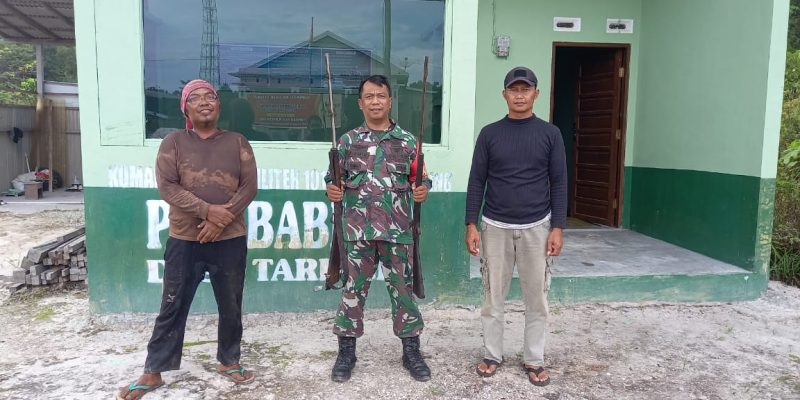 Wujud Kedekatan Dengan Masyarakat, Babinsa Peroleh Senjata Rakitan