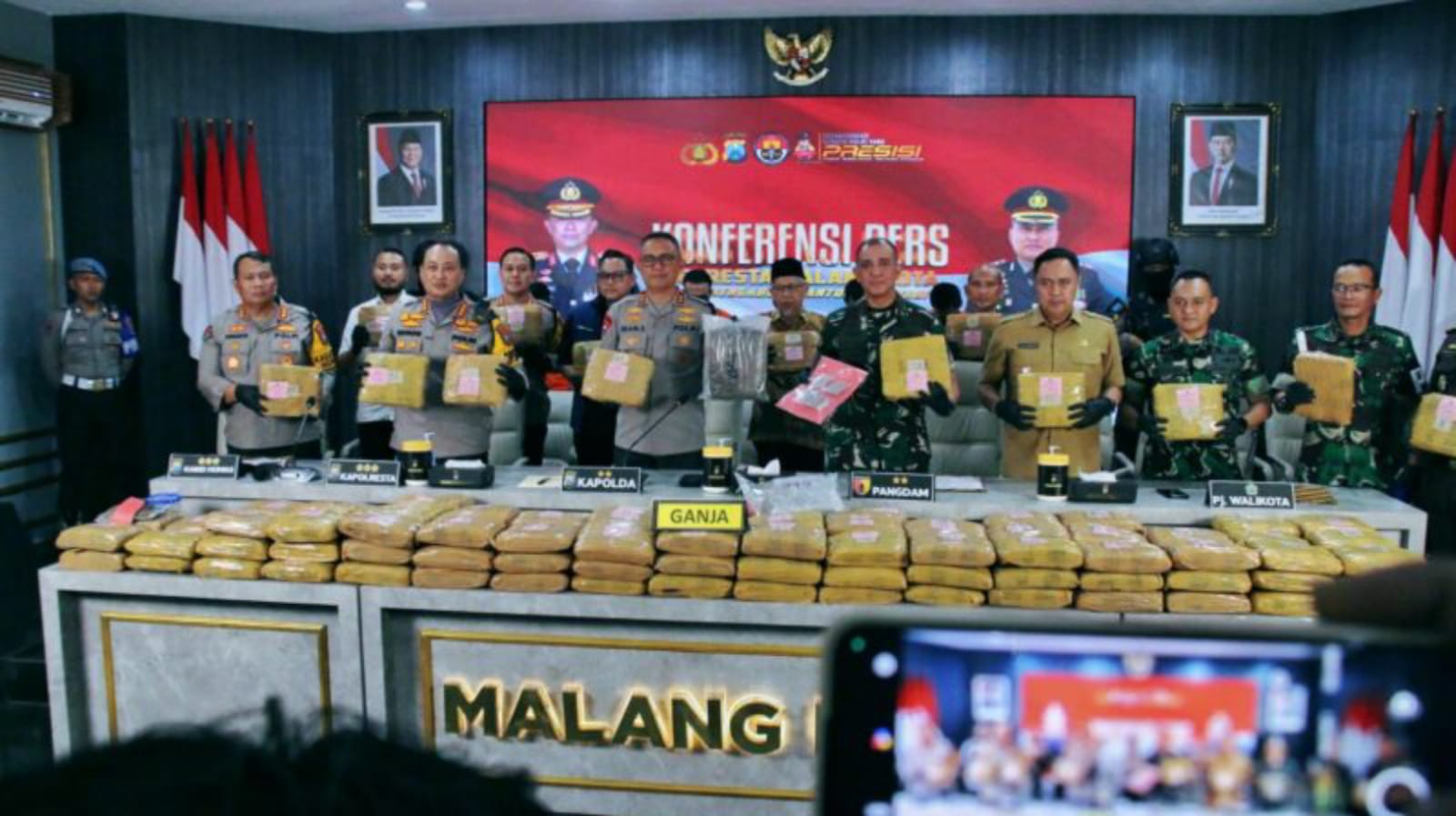 Polresta Malang Gagalkan Pengiriman Ratusan Kilogram Ganja Antar Provinsi