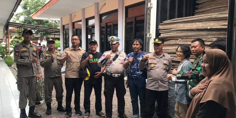Kompak dan Solid, Tiga Pilar Simokerto Kawal Ketat Pengiriman Logistik Pilkada 2024