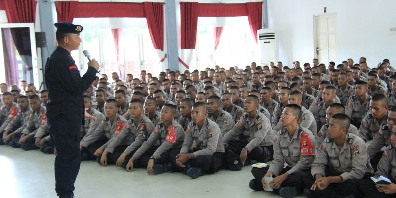 Wadansatbrimob Kalteng Beri Pembekalan 394 Siswa SPN, Kenalkan Tupoksi dan Almatsus Korps Brimob