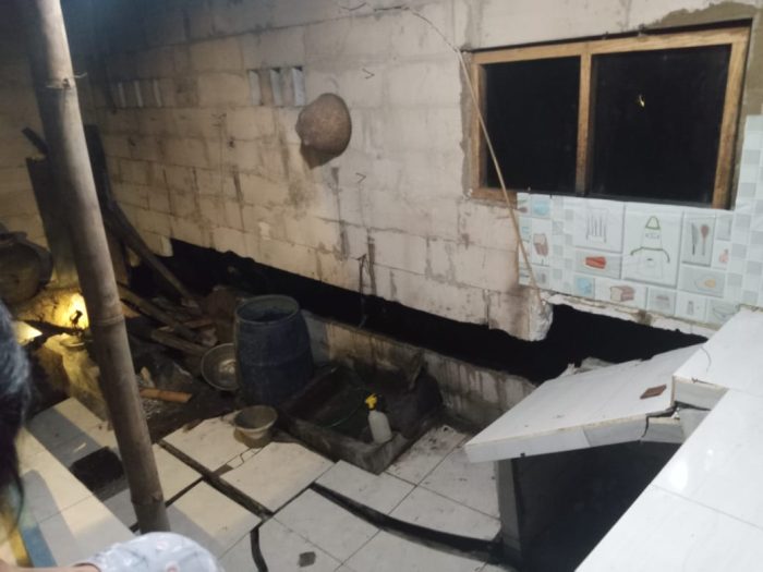 Dua Rumah Milik Warga Kandangserang Pekalongan Amblas Hingga 1 Meter