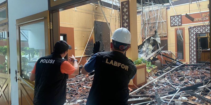 Tim Labfor Polda Jateng Selidiki Penyebab Kebakaran Kantor DPRD Kabupaten Pekalongan