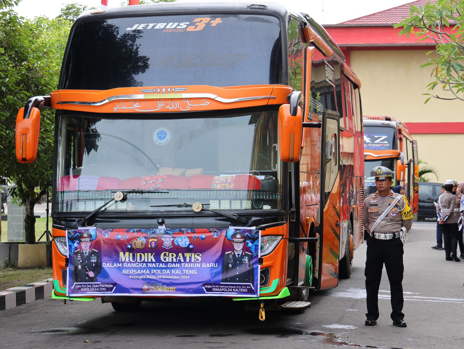 Jelang Nataru 160 Pemudik Tujuan Sampit, Pangkalan Bun dan Lamandau Resmi Diberangkatkan Polda Kalteng