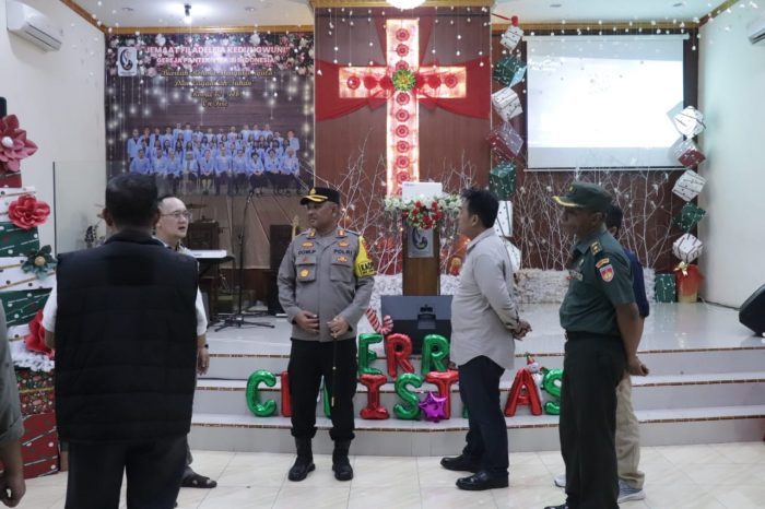 Kapolres Bersama Unsur Forkopimda Kabupaten Pekalongan Cek Gereja dan Pos Pengamanan Lilin Candi 2024