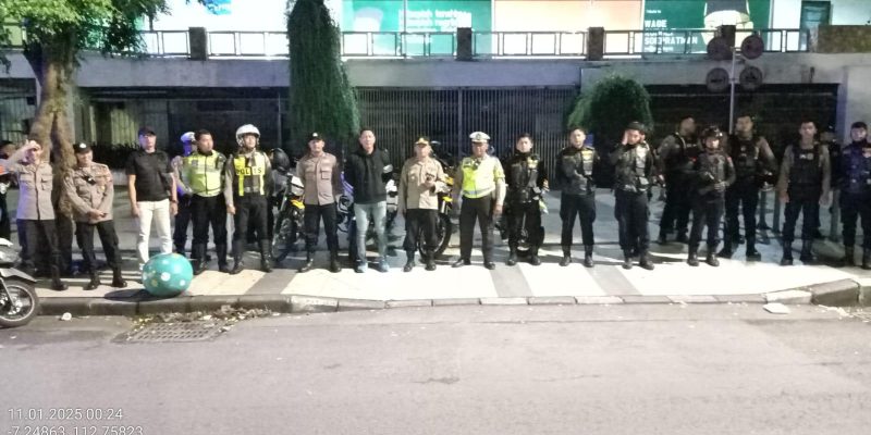 Kapolsek Simokerto Terjun Patroli 97 Jogoboyo, Bersihkan Gangster dan Kejahatan Malam di Surabaya