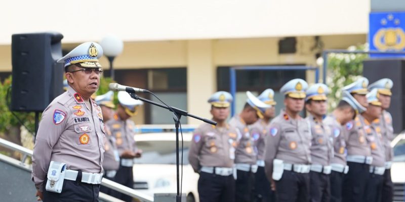 Korlantas Ikut Terlibat Bagikan Makan Bergizi Gratis dan Edukasi Keselamatan Lalu Lintas