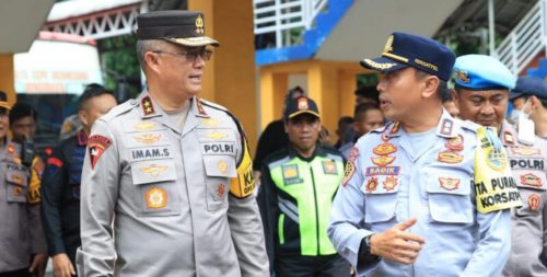 Kapolda Jatim Cek Pospam Dan Posyan, Pastikan Keamanan Malam Tahun Baru