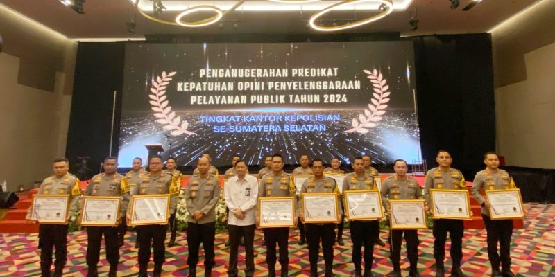 Hadiri Rapat Anev Reformasi Birokrasi Polri Polda Sumsel Tahun 2024, Kapolres Musi Rawas Terima Penghargaan Ombudsman RI