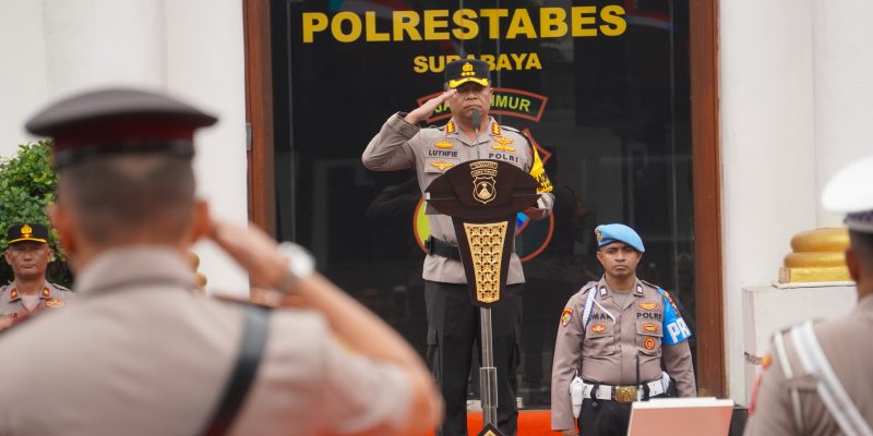 Kapolrestabes Surabaya Pimpin Sertijab Kabag SDM, Kapolsek Tenggilis Mejoyo, dan Kapolsek Lakarsantri