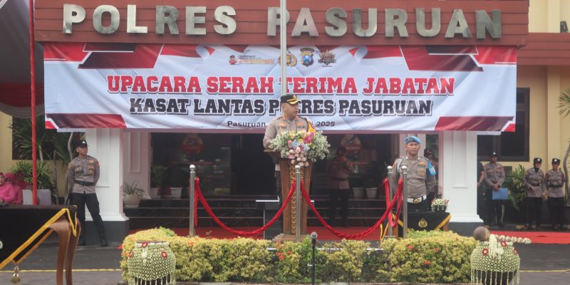 Kapolres Pasuruan Pimpin Sertijab, Kenaikan Pangkat, dan Wisuda Purnabakti
