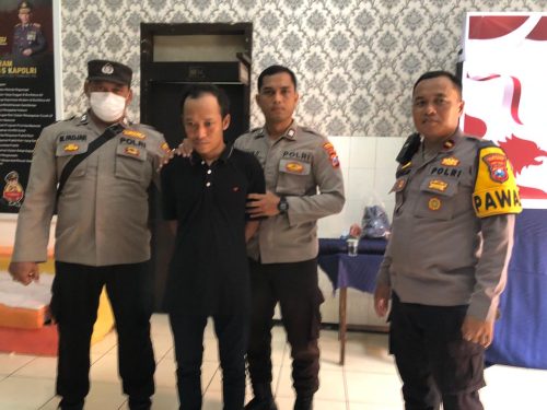 Pelaku Penipuan Online Modus Jual Beli Online Ditangkap di Kamar Hotel Surabaya