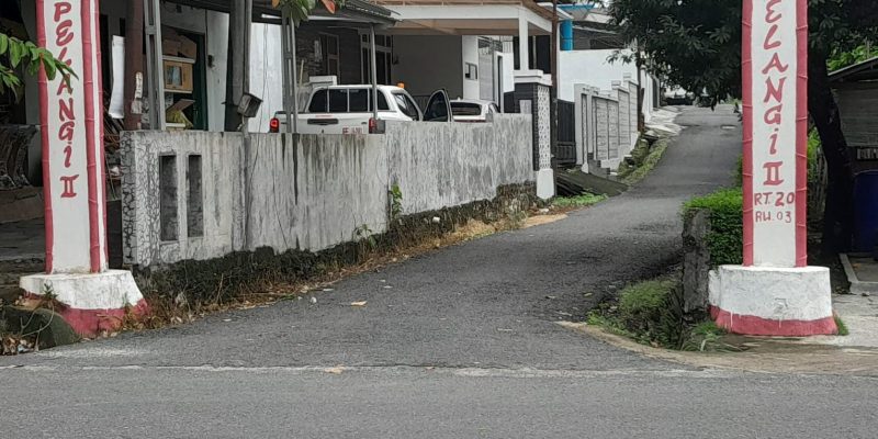 Kantor perusahaan batubara PT. Buana Eltra Tidak Memasang Papan Perusahaan dan Papan K3