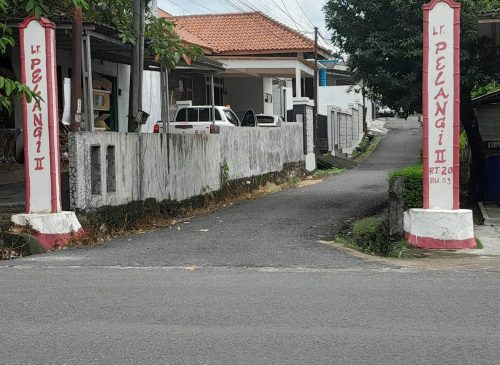 Kantor perusahaan batubara PT. Buana Eltra Tidak Memasang Papan Perusahaan dan Papan K3