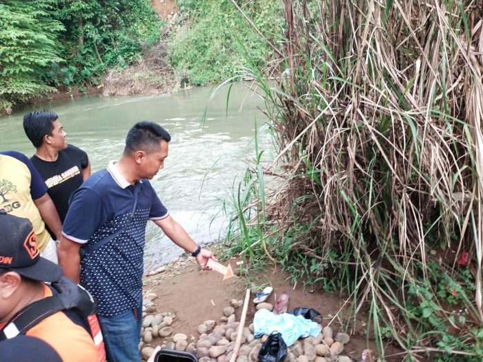Mandi di Sungai, Warga Karangdadap Pekalongan Diduga Hanyut Terseret Arus