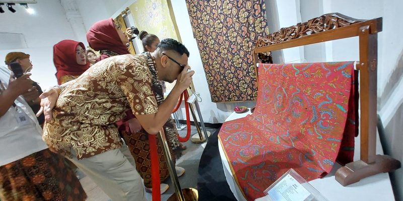 Wamenbud Giring Ganesha Dukung Pelestarian Batik Pekalongan
