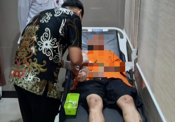 Satuan Tahti Polresta Palangka Raya Kawal Tahanan Berobat ke Rumah Sakit Bhayangkara