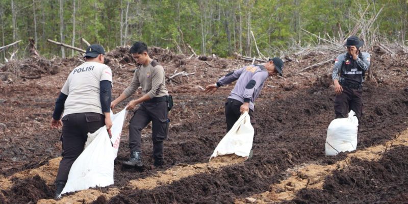 Bahu Membahu, Polresta Palangka Raya Siapkan Lahan Penanaman Jagung Serentak se-Indonesia