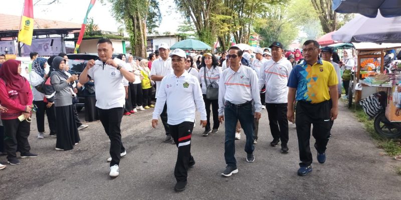 Satlantas Lakukan Pamturlalin Jalan Sehat Amal Bhakti Kemenag RI ke-79